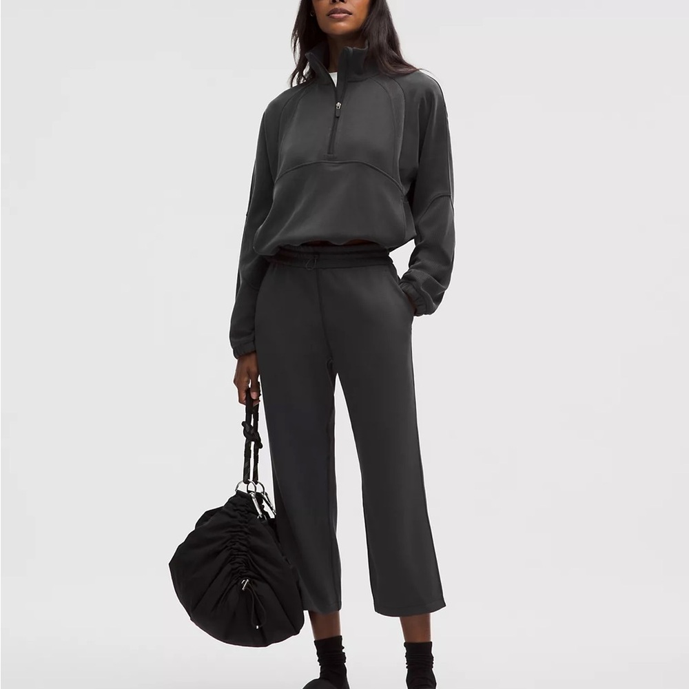 Lululemon Softstreme High-Rise Straight-Leg Cropped Pant size 4